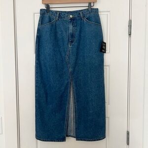 Lulu’s NWT Denim Midi Pencil Skirt with Split Size Large